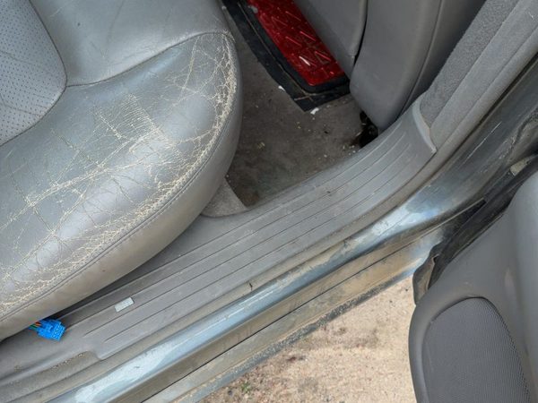 1998-2004 Passenger Right Rear Lower Sill Plate Step Trim Panel Oem — photo 2