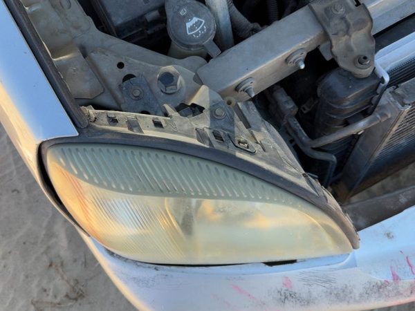 2005 Cadillac Deville Headlamp Assembly RH — photo 7