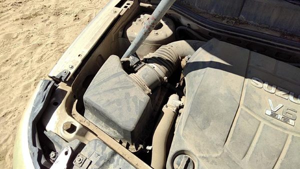 07-08 Grand Vitara Xl-7 Air Intake Cleaner Filter Box Housing With Tube 3.6L — photo 1