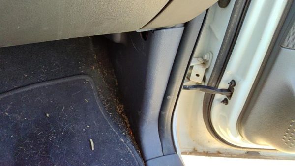 2002-2005 Ford Explorer Passenger Right Lower Kick Trim Panel Oem Rt Graphite — photo 1