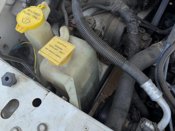 99 Town & Country Coolant Reservoir Radiator Overflow Tank Bottle Oem 3.3L — photo 4