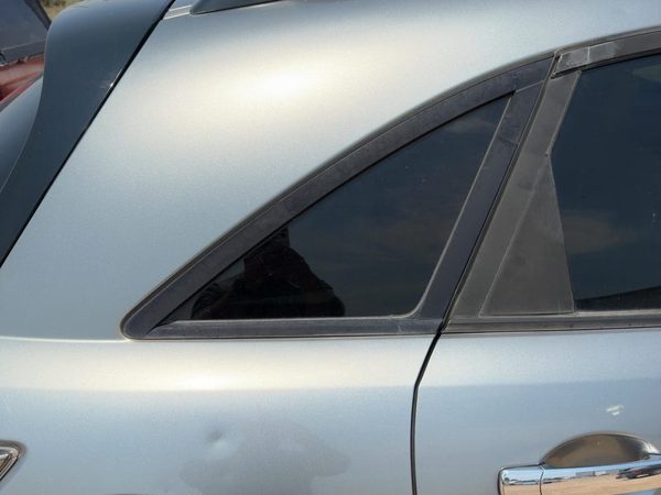 2003-2005 Infinity Fx45 Passenger Right Rear Quarter Glass Back Side Window Oem — photo 1
