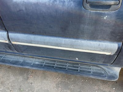 2000-2004 Chevy Suburban Driver Left Rear Moulding From Door Oem Back 15759493