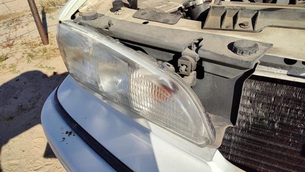 1992-1995 Pontiac Bonneville Passenger Right Head Light Front Lamp Mount Damage — photo 2