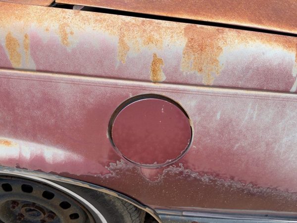 85-90 Buick Park Ave Fuel Tank Door With Hinge Gas Lid Oem Filler Red — photo 1