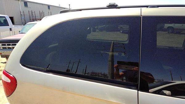 2001-2007 Dodge Caravan Passenger Right Rear Quarter Glass Back Side Window Oem — photo 2