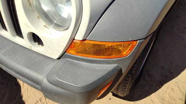 2005 Jeep Liberty Fog/mark/park/turn Light/lamp LH — photo 3