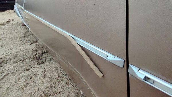 1981 Chevy Malibu Passenger Right Front Moulding From Door Oem Trim Strip 4 Door — photo 3