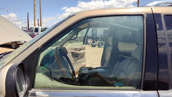 1998-02 Lincoln Navigator Driver Left Front Side Window Door Glass Oem — photo 3