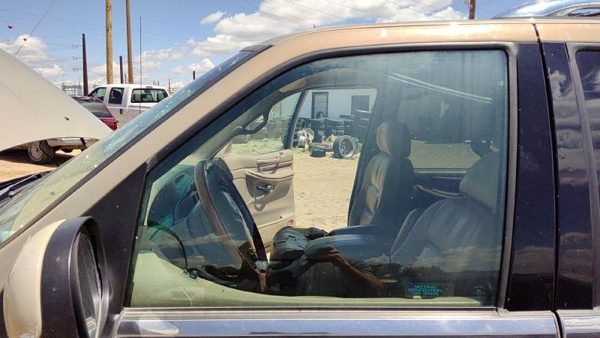 1998-02 Lincoln Navigator Driver Left Front Side Window Door Glass Oem — photo 5