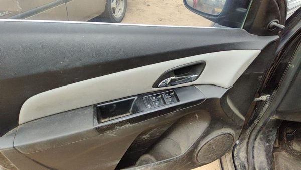 2011 LH Driver Left Front Door Trim Panel With Master Switch Black Afb — photo 3