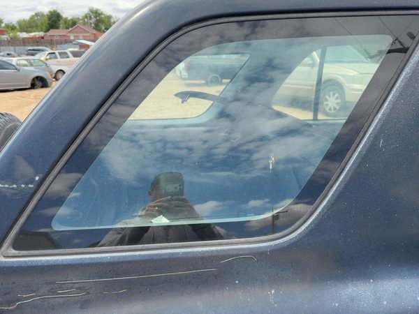 1998-2004 Isuzu Rodeo Passenger Right Rear Quarter Glass Back Side Window Oem — photo 3
