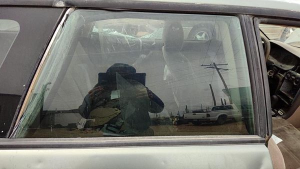 2000-2004 Legacy Outback Passenger Right Rear Side Window Door Glass Oem Back — photo 2