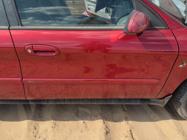 2001 Ford Taurus Front Door RH Red — photo 2