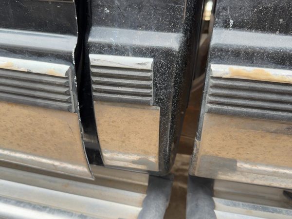 1988-1994 Chevrolet K1500 Driver Cab Corner Moulding — photo 2