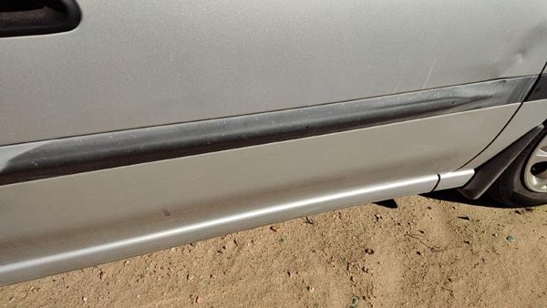 2000-2004 Subaru Legacy Passenger Right Front Moulding From Door Oem Trim Strip — photo 4