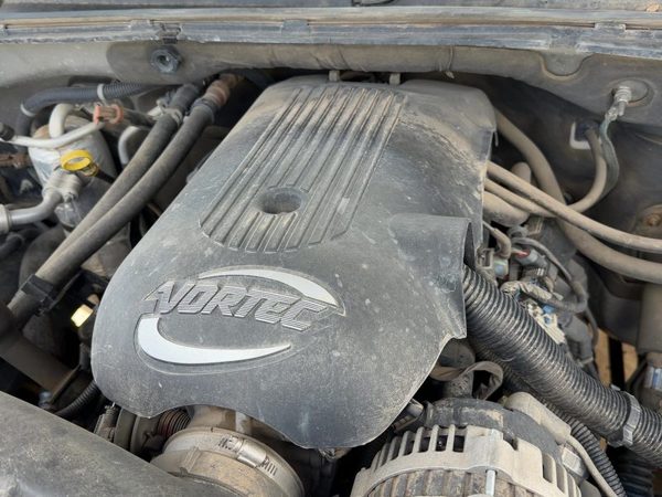 2001-2007 Chevy Suburban Engine Cover Top Plastic Shield Oem 5.3L — photo 1