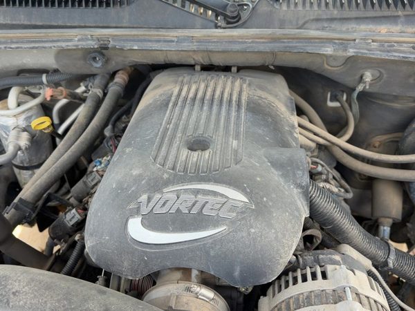 2001-2007 Chevy Suburban Engine Cover Top Plastic Shield Oem 5.3L — photo 2