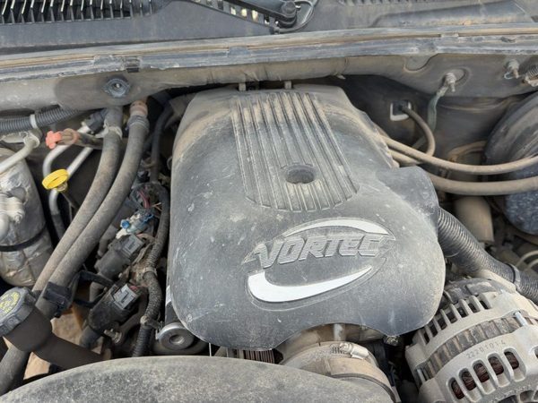2001-2007 Chevy Suburban Engine Cover Top Plastic Shield Oem 5.3L — photo 3