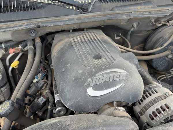 2001-2007 Chevy Suburban Engine Cover Top Plastic Shield Oem 5.3L — photo 4