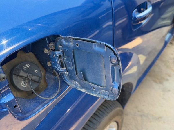 02-07 Vue Redline Fuel Tank Door With Hinge Gas Lid Oem Filler Pacific Blue 91U — photo 5
