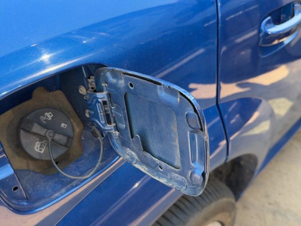 02-07 Vue Redline Fuel Tank Door With Hinge Gas Lid Oem Filler Pacific Blue 91U — photo 4
