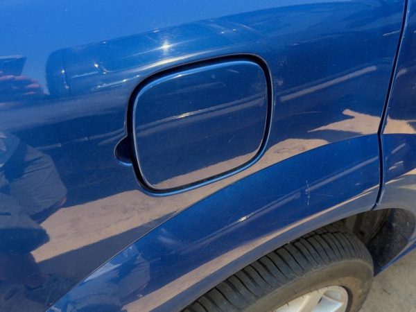 02-07 Vue Redline Fuel Tank Door With Hinge Gas Lid Oem Filler Pacific Blue 91U — photo 1