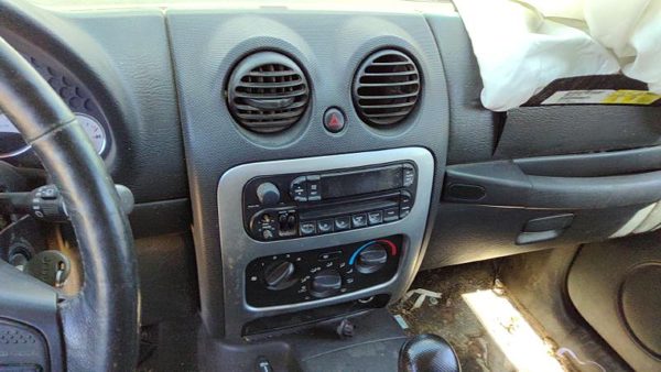 2004 Jeep Liberty Trim Bezel Around Radio Surround Dash Panel Oem Gray Dv — photo 3