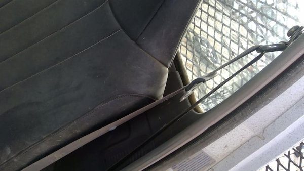 1996-1997 Ford F450 Driver Left Front Seat Belt Retractor Oem Shoulder Gray — photo 2