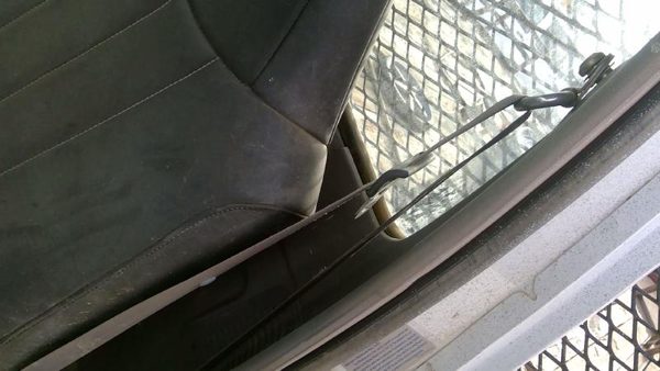 1996-1997 Ford F450 Driver Left Front Seat Belt Retractor Oem Shoulder Gray — photo 3