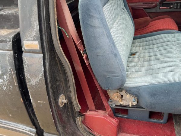 1988-1994 Chevrolet K1500 Passenger Front Seat Belt Red — photo 1