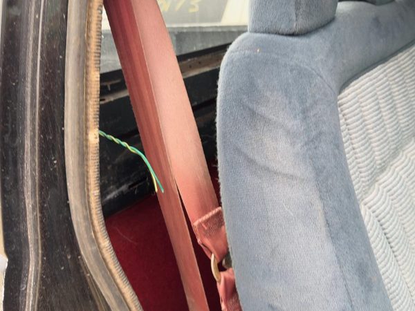 1988-1994 Chevrolet K1500 Passenger Front Seat Belt Red — photo 2