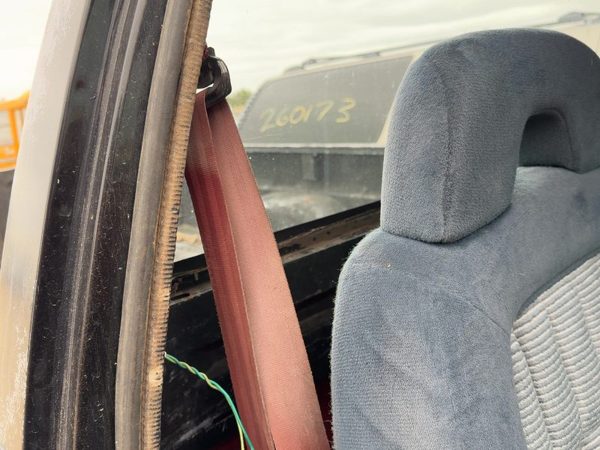 1988-1994 Chevrolet K1500 Passenger Front Seat Belt Red — photo 5