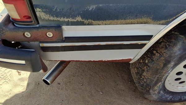 91-94 Chevy S10 Blazer Passenger Right Rear Moulding On Quarter Panel Oem Blue — photo 2
