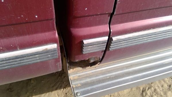 88-99 Gmc Sierra 2500 Passenger Right Rear Moulding On Quarter Panel Oem Cab — photo 1