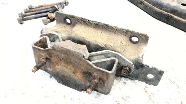 05 Dodge Ram 1500 Pickup Transmission Crossmember Mount Brackets Hardward Bolts — photo 8