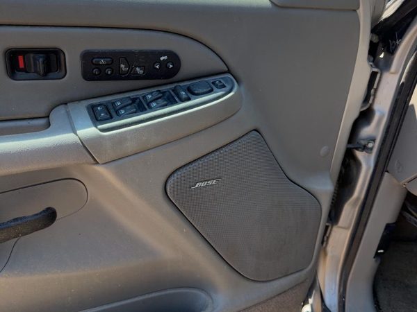 05 Suburban 1500 Driver Left Front Door Trim Panel With Master Switch Gray 92I — photo 3