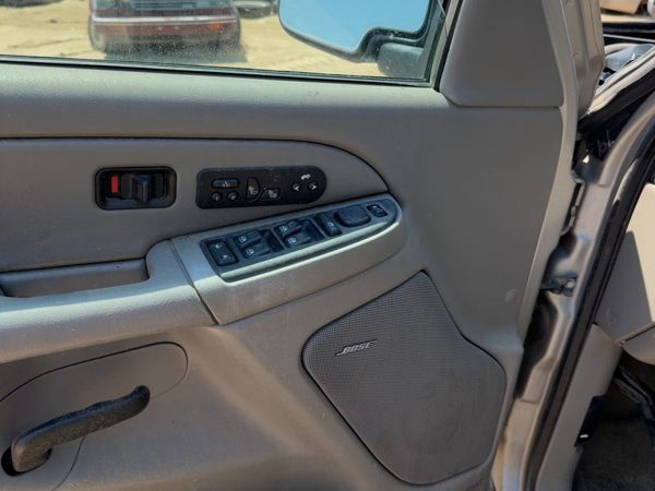05 Suburban 1500 Driver Left Front Door Trim Panel With Master Switch Gray 92I — photo 6