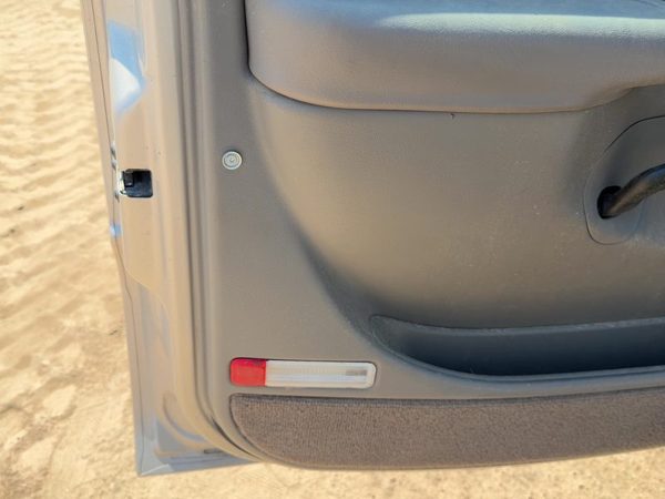 05 Suburban 1500 Driver Left Front Door Trim Panel With Master Switch Gray 92I — photo 7