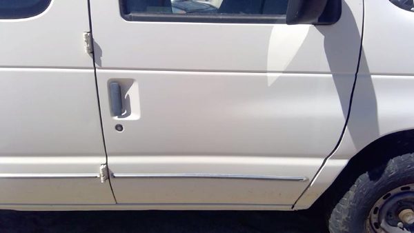 1993 Ford Van Front Door RH White — photo 3