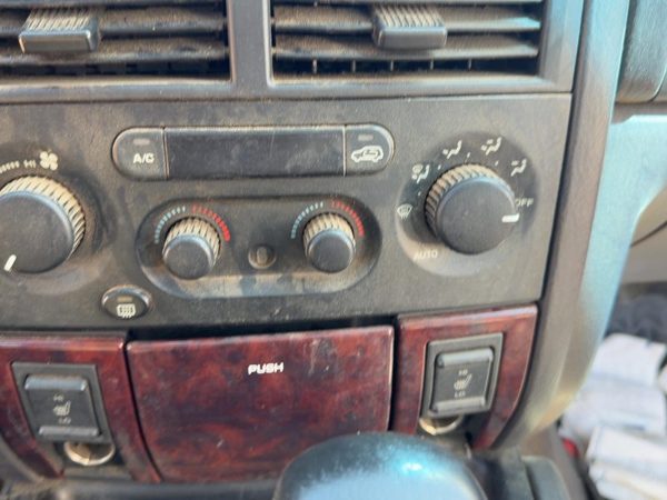 99-01 Grand Cherokee Temperature Control Module In Dash Heater Ac Head Unit Oem — photo 2