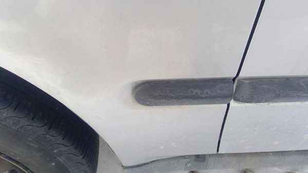 1996-2000 Honda Civic Driver Left Moulding From Fender Oem Trim Strip — photo 1