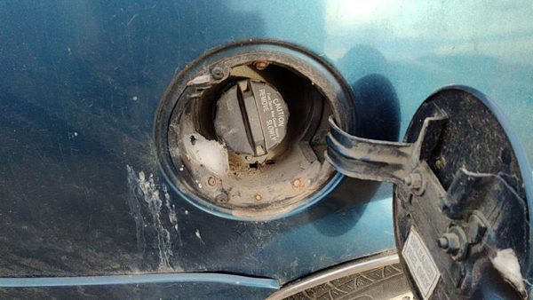 88-91 Olds Cutlass Calais Fuel Filler Neck Assembly With Gas Cap Oem 2 Door — photo 3