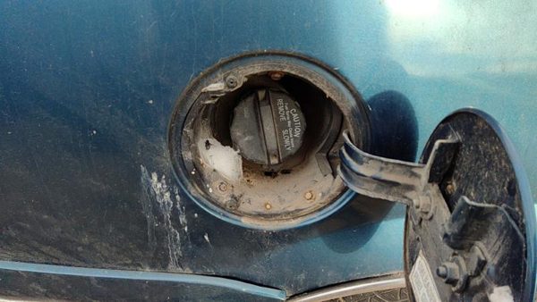 88-91 Olds Cutlass Calais Fuel Filler Neck Assembly With Gas Cap Oem 2 Door — photo 4
