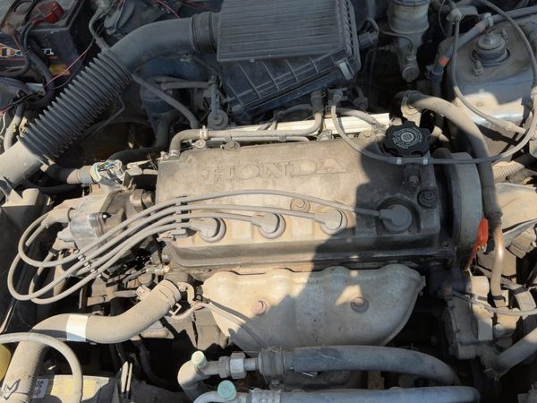 1996-1997 Honda Civic Cylinder Head Assembly Oem 1.6L 4836847 — photo 2