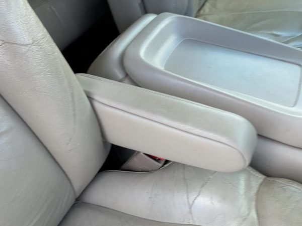 2000-2002 Chevy Suburban Passenger Right Front Arm Rest Side Seat Oem Tan 52I — photo 1