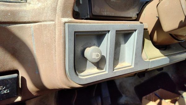 1985 Pontiac Sunbird Headlight Switch Control Knob Buttons Dash Oem — photo 1
