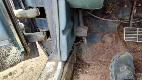 1964 Ford Thunderbird Coupe Driver Left Lower Kick Trim Panel Oem Blue — photo 1