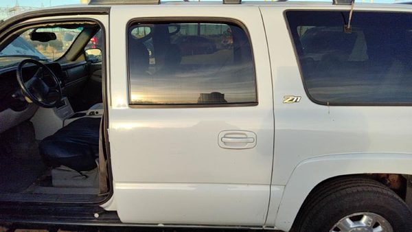 2001 Suburban 1500 Rear Door LH 50U Summit White — photo 1