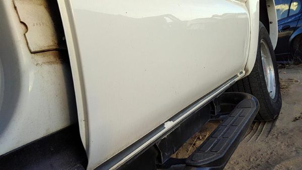 2001 Suburban 1500 Rear Door LH 50U Summit White — photo 7